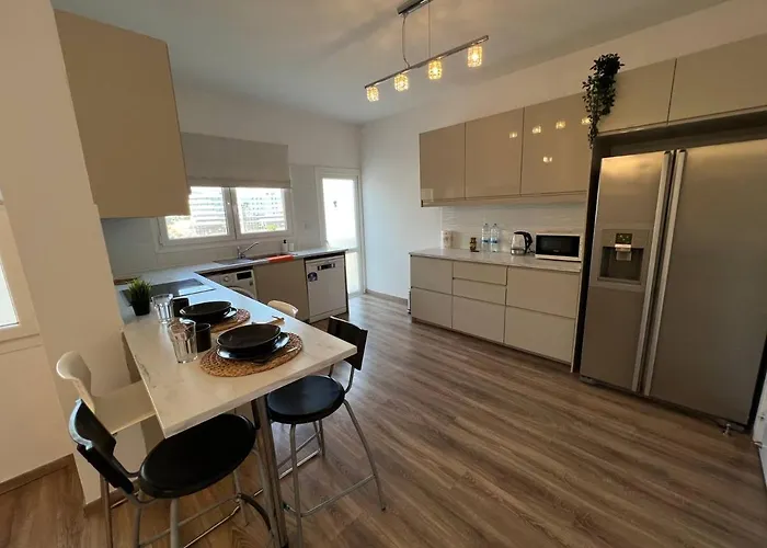 Sunny شقة ليماسول